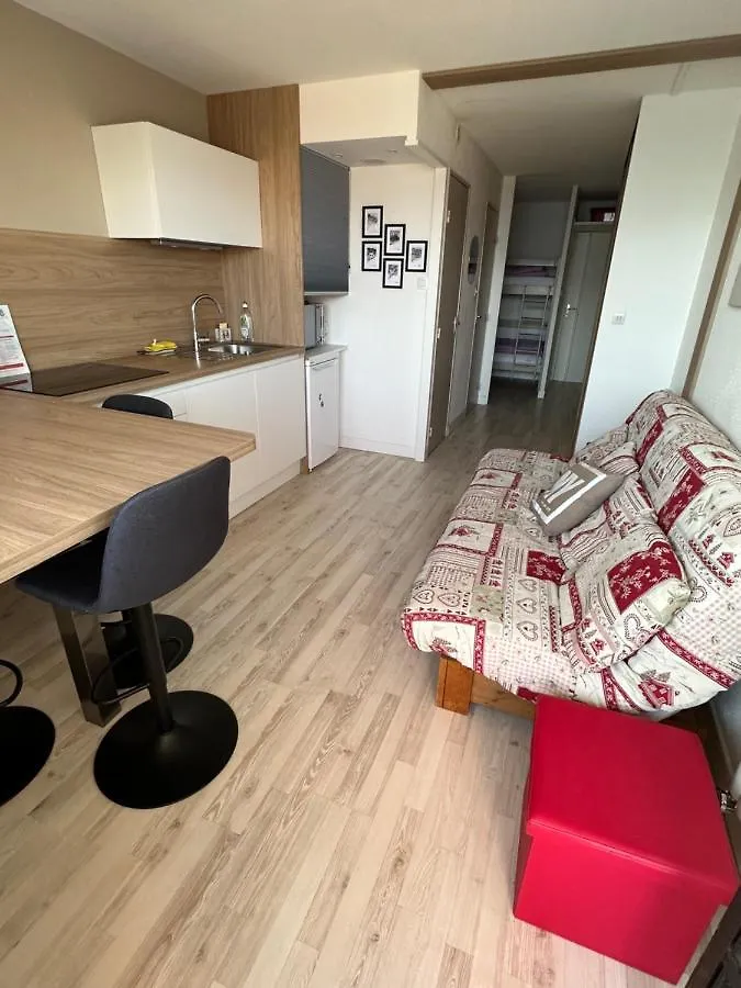 Sunny Studio 25 M2 Mountain View Balcony In Alpe D Huez District Eclose Alpe d'Huez 0*,  France
